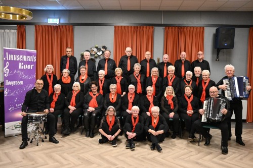 Amusementskoor Hoogeveen mannen en vrouwen zongen muziek 